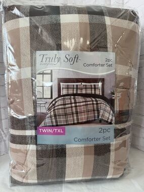 Truly Soft Twin Multi Stripe Comforter and Sham Set Unopened Original Packaging